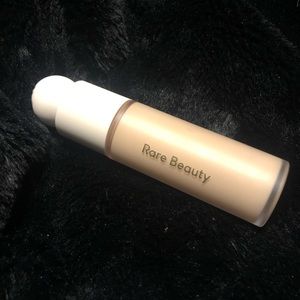 🚨SOLD🚨Rare Beauty Liquid Touch Weightless Fndtn
